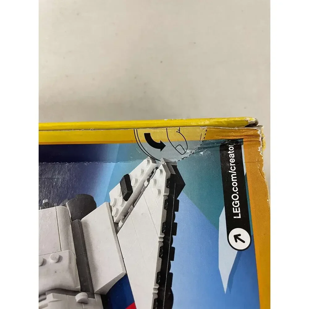 LEGO Creator 31117 Space Shuttle Adventure 3-in-1 New Damaged Box